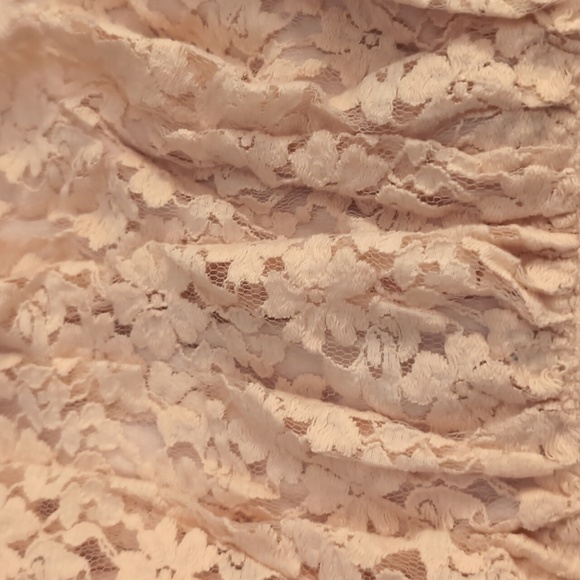 3/$15 Forever 21 LA lace Cream color skirt Size Small - Picture 11 of 12